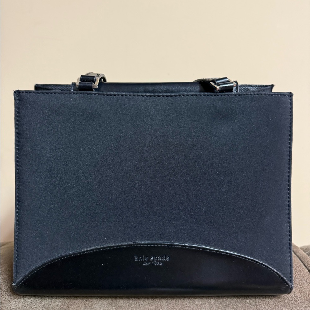 Kate Spade Classic Minimalist Style 
 Structured Bag